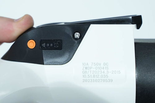 創新、安全與智能的融合 拆解吉利2kW便攜式直流充電機，探析新能源汽車充電設備設計典范